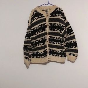 Sisandina handcrafts wool sweater